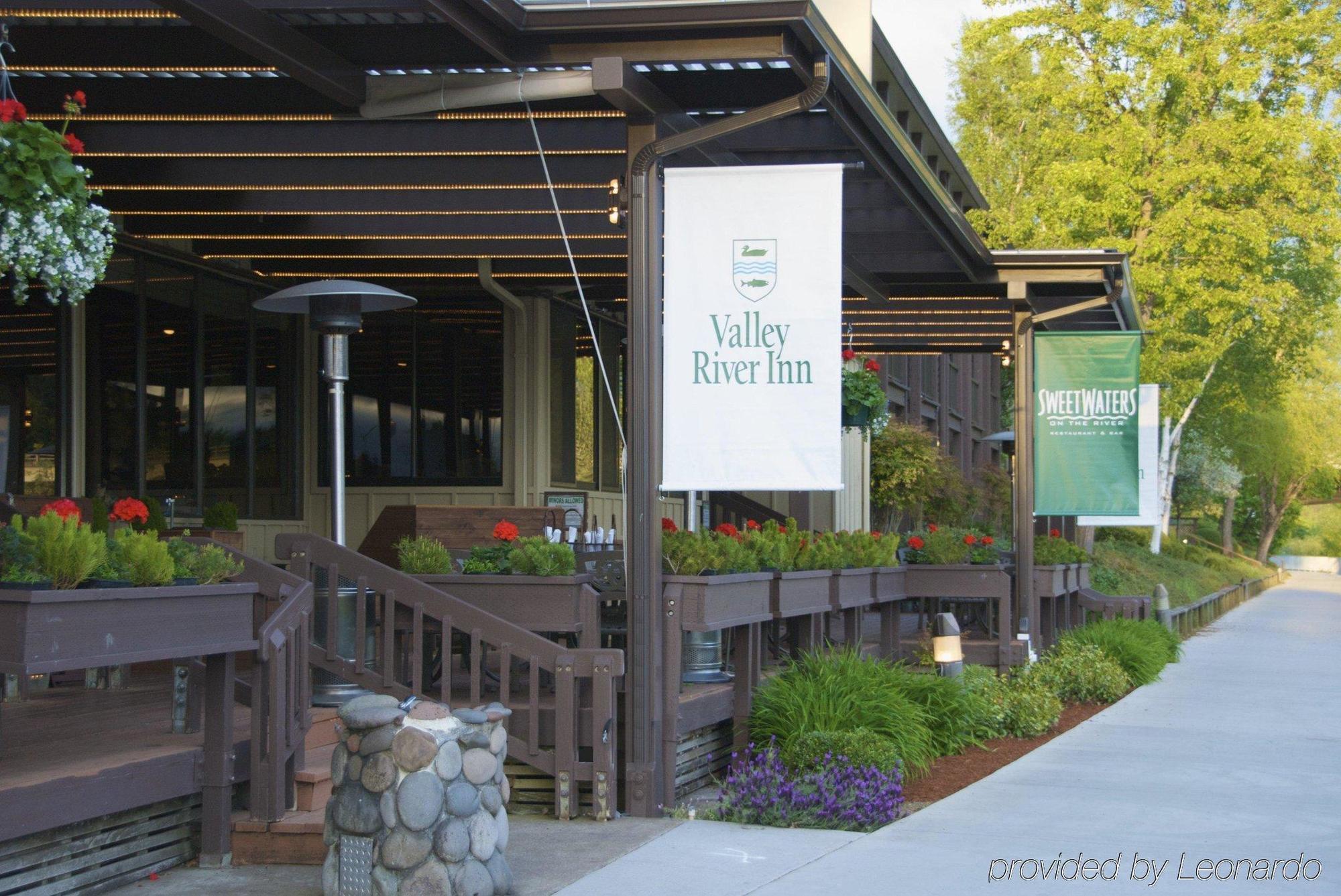 Valley River Inn Юджийн Ресторант снимка