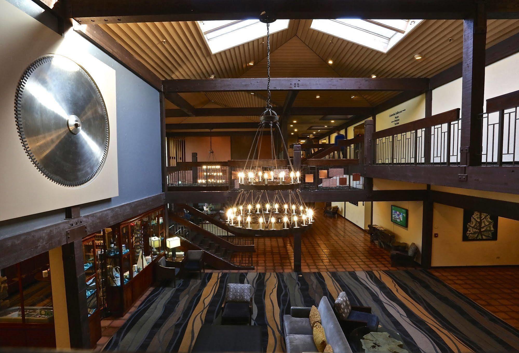 Valley River Inn Юджийн Екстериор снимка