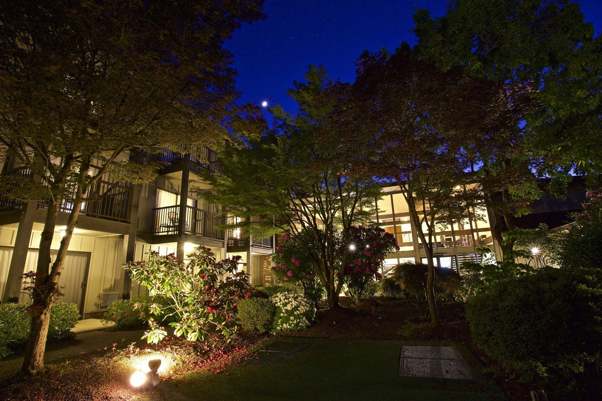 Valley River Inn Юджийн Екстериор снимка